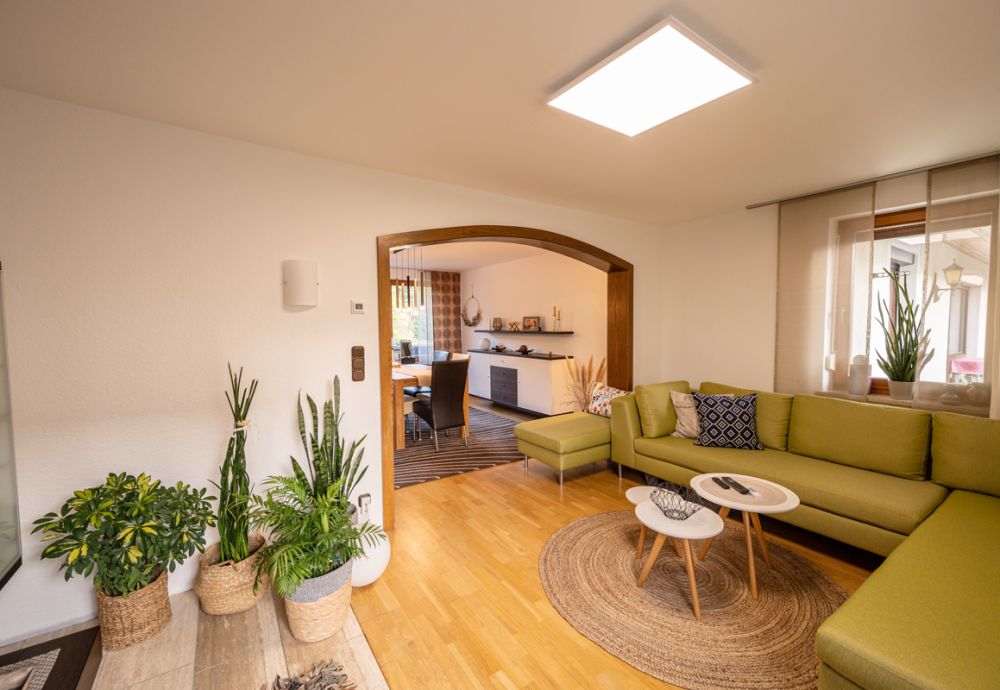 Z obnovo stropa so ohranili parket.