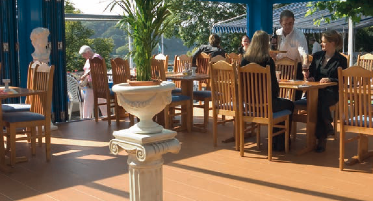 mfh_referenz_classic_eps_fbh_restaurant_huegoloss_072019_DE