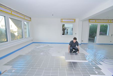 Installation rapide et efficace grâce à une grille de pose claire.