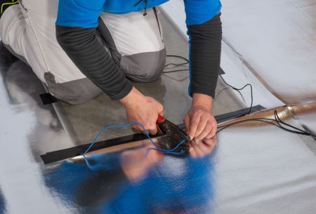 Sicherer Anschluss mit 36 V Sicherheitskleinspannung.