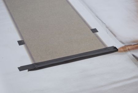 Folijski premaz ga naredi odpornega proti obrabi.