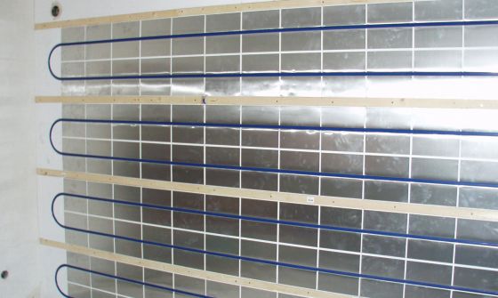 mfh_referenz_eps_bv_kaiser_os_wand_mit_holzlattung_de